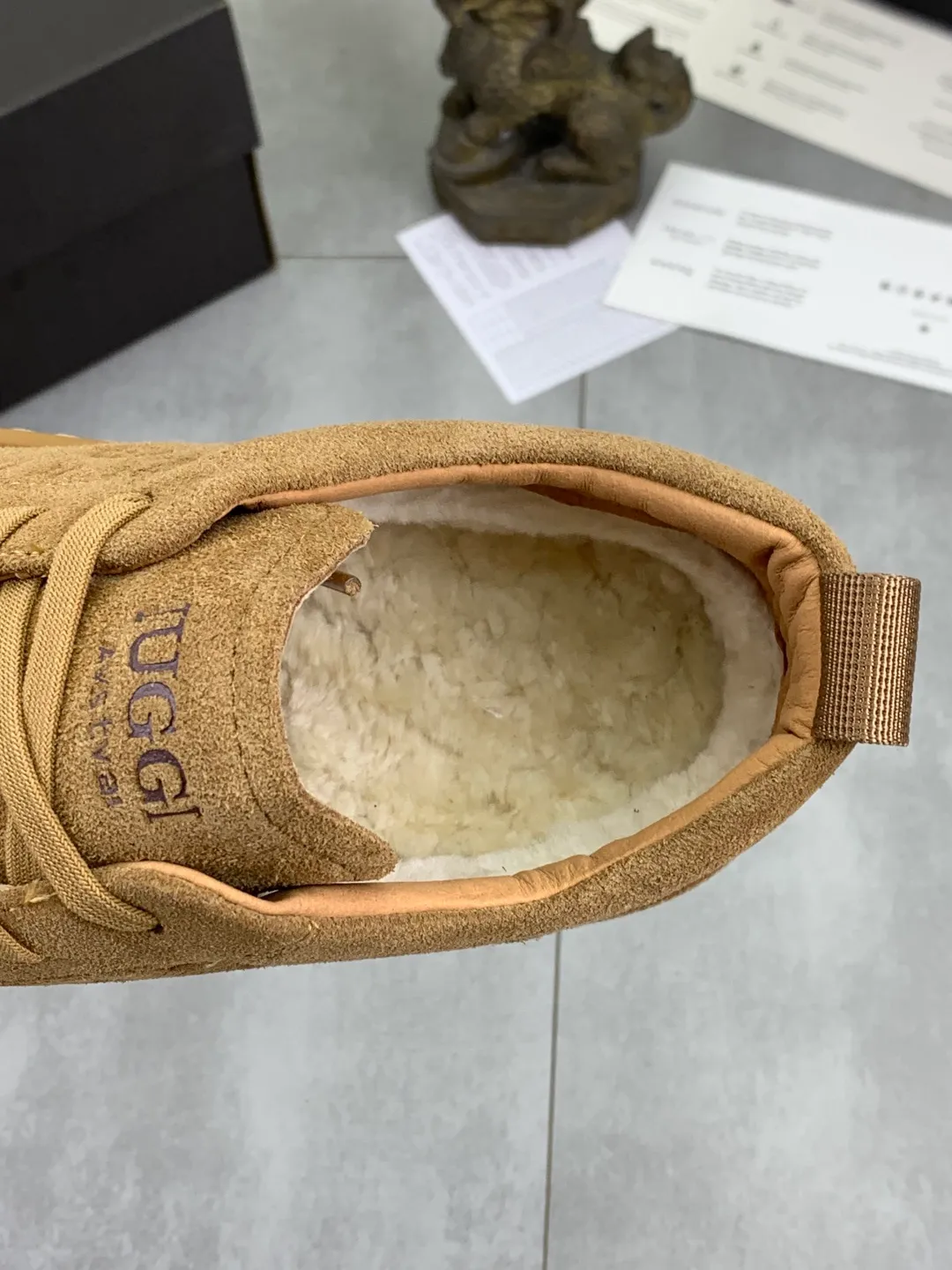Men's men's shoes 💰P600 New arrival 🆕🆕🆕 IUGGI new retro presbyopic men's shoes Casual and versatile, full of high-end sense, fashionable and luxury style, joint model, retro presbyopic factor, full of handsome style, first layer suede cowhide, wool lining, rubber outsole, light and non-slip size: 39-44, three colors 9681-c22